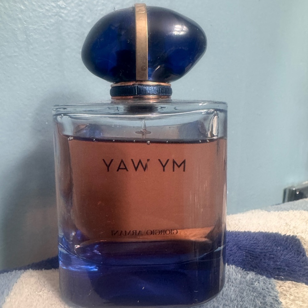 Giorgio Armani My Way Perfume - Blue and Pink - Picture 2 of 4